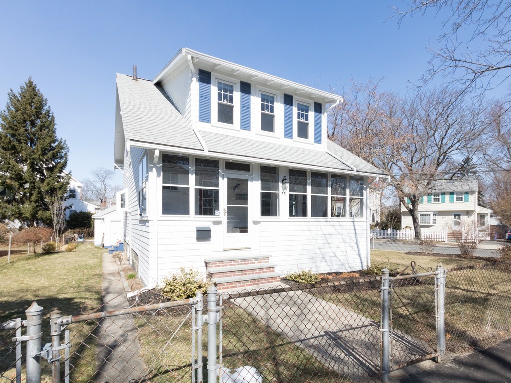 44 Ridgeway Street Quincy, MA 02170 - Photo 1 of 30 Gallery Image 1