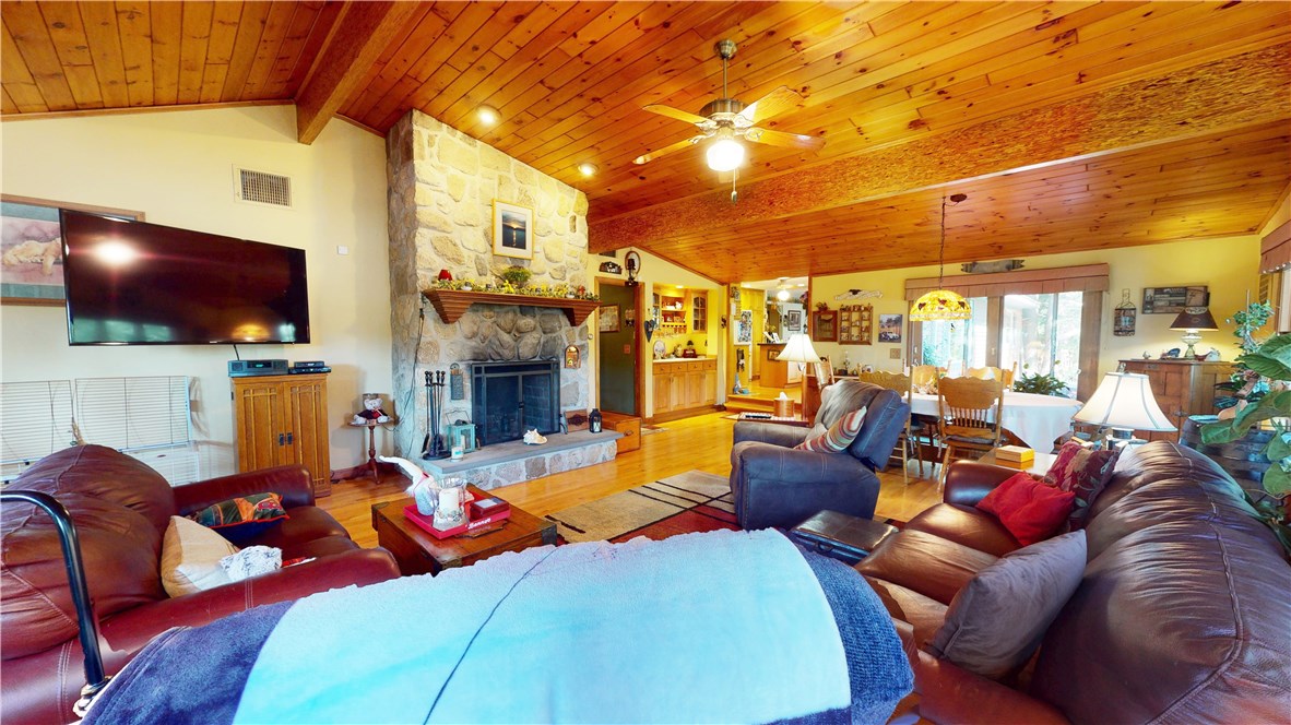 11 Lakeview Road Lincoln, RI 02865 - Photo 4 of 26