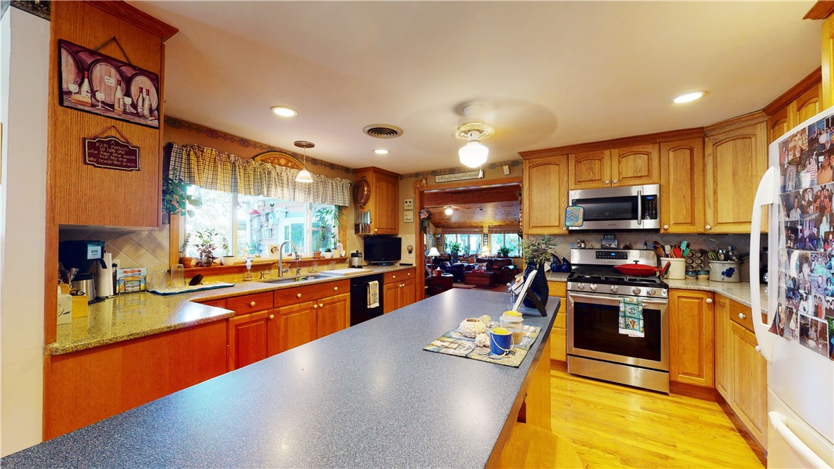 11 Lakeview Road Lincoln, RI 02865 - Photo 9 of 26