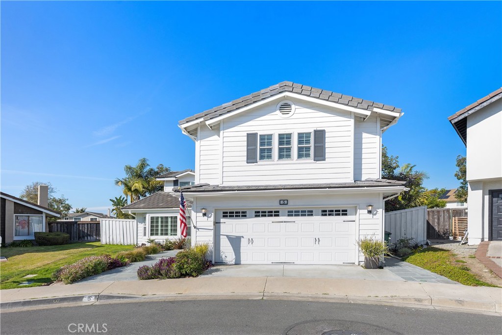 5 Yankee Irvine, CA 92620 - Photo 1 of 1 a front view of a house with a garden