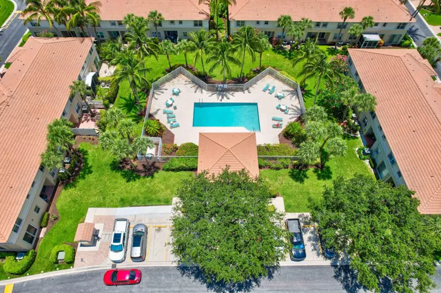 $475,000 | 7036 Galleon Cove Circle, Riviera Beach, FL 33418