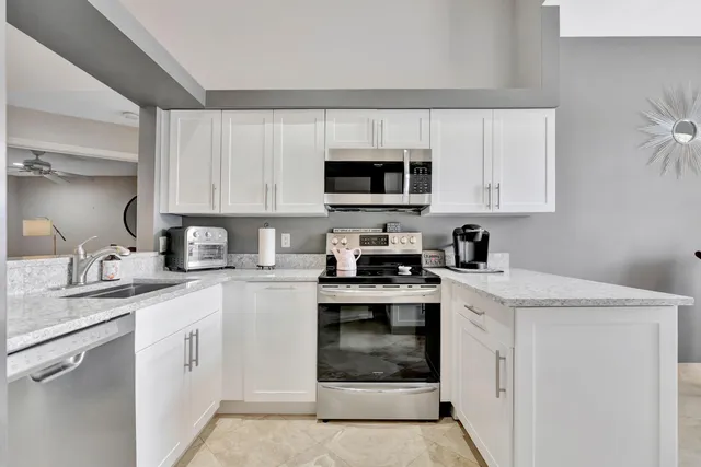 $475,000 | 7036 Galleon Cove Circle, Riviera Beach, FL 33418