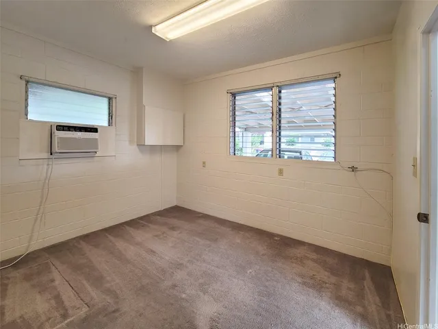 $1,900 | 1654 Owawa Street, Honolulu, HI 96819