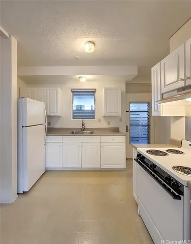 $1,900 | 1654 Owawa Street, Honolulu, HI 96819