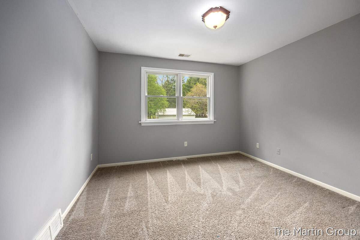 6610 Riga Avenue Northeast Rockford, MI 49341 - Photo 19 of 50 Bedroom #3