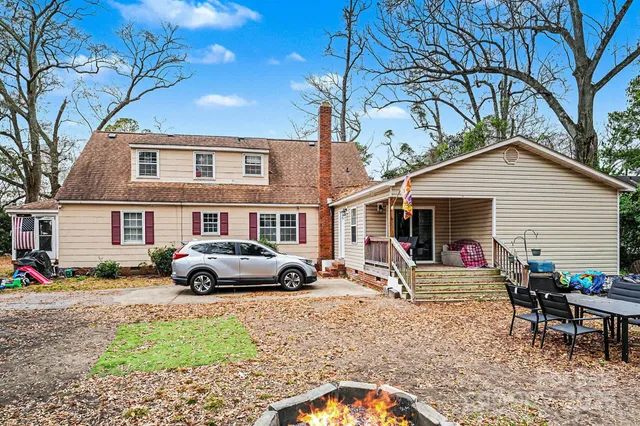 $250,000 | 109 South Austin Street, Maxton, NC 28364