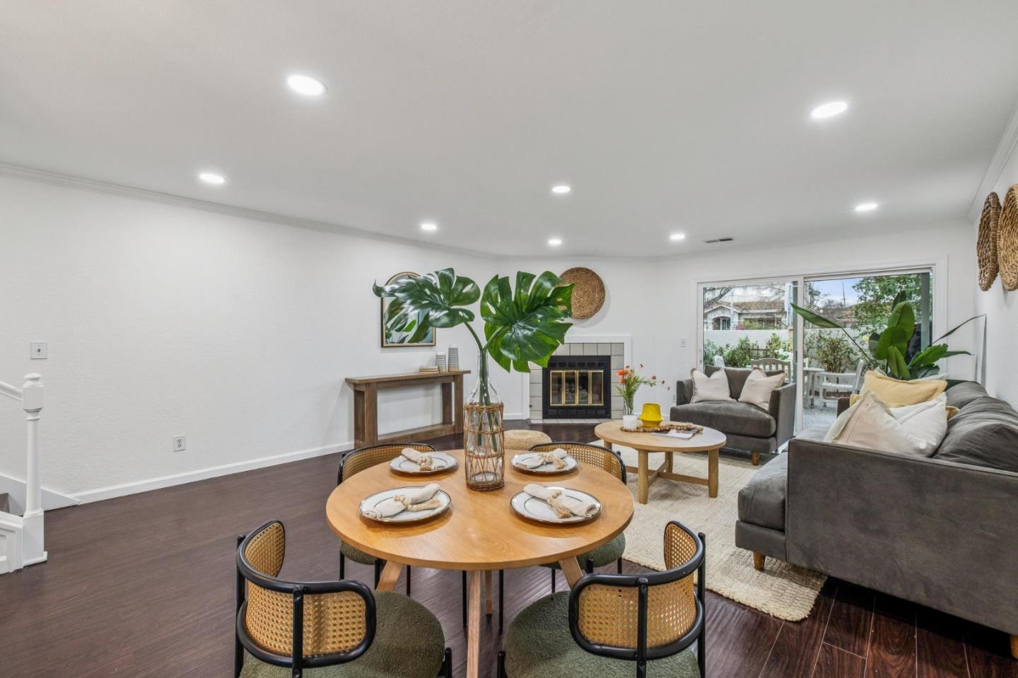 1303 Victoria Terrace Sunnyvale, CA 94087 - Photo 3 of 34