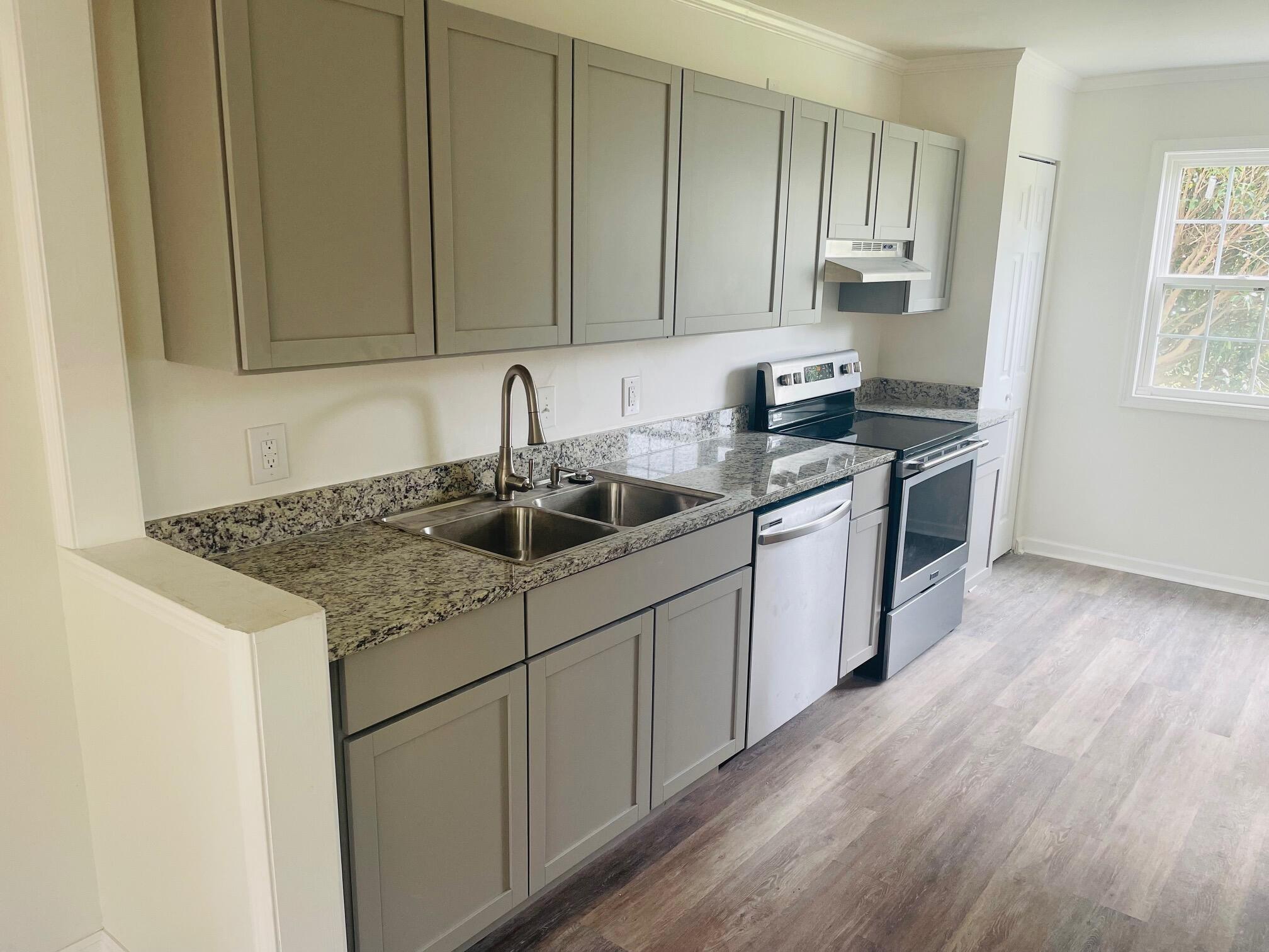 928 Courthouse Road, Unit 15 Gulfport, MS 39507 - Photo 9 of 15 kitchen area