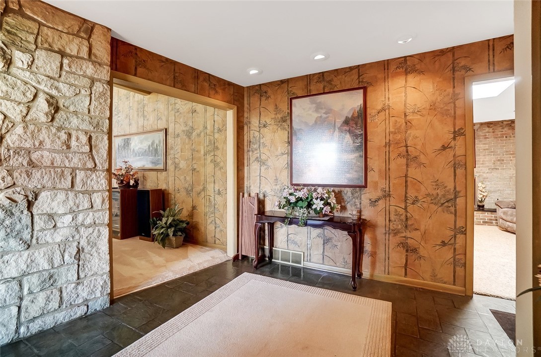 274 Greenhill Road Dayton, OH 45405 - Photo 7 of 64 Gallery Image 7