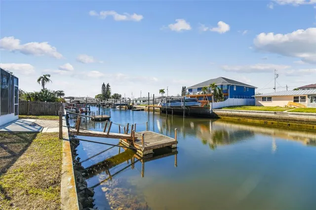 $384,000 | 13711 Allyn Drive, Hudson, FL 34667