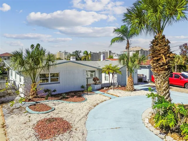 $384,000 | 13711 Allyn Drive, Hudson, FL 34667