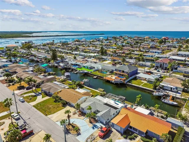 $384,000 | 13711 Allyn Drive, Hudson, FL 34667