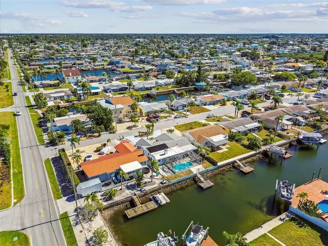 $384,000 | 13711 Allyn Drive, Hudson, FL 34667