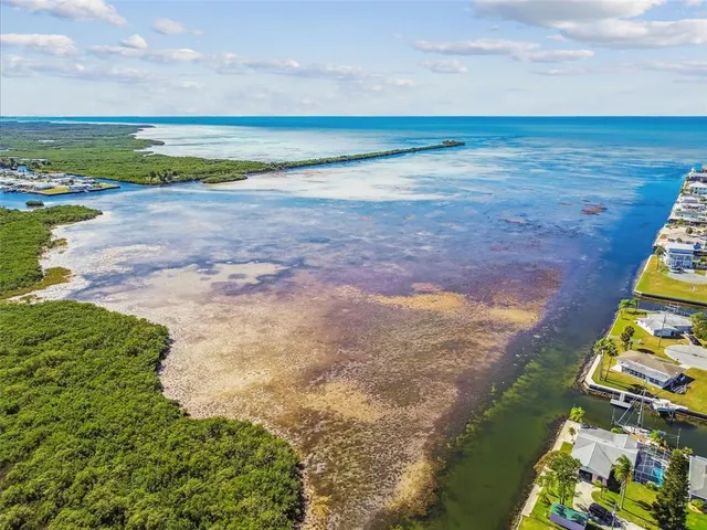 $384,000 | 13711 Allyn Drive, Hudson, FL 34667