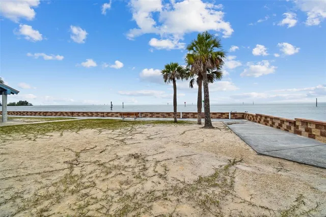 $384,000 | 13711 Allyn Drive, Hudson, FL 34667