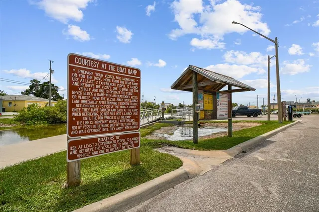 $384,000 | 13711 Allyn Drive, Hudson, FL 34667