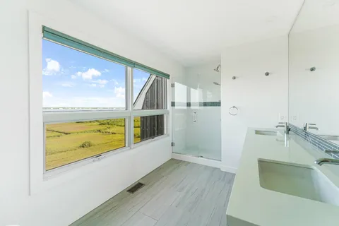 $3,999,999 | 548 Dune Road, Westhampton, NY 11978