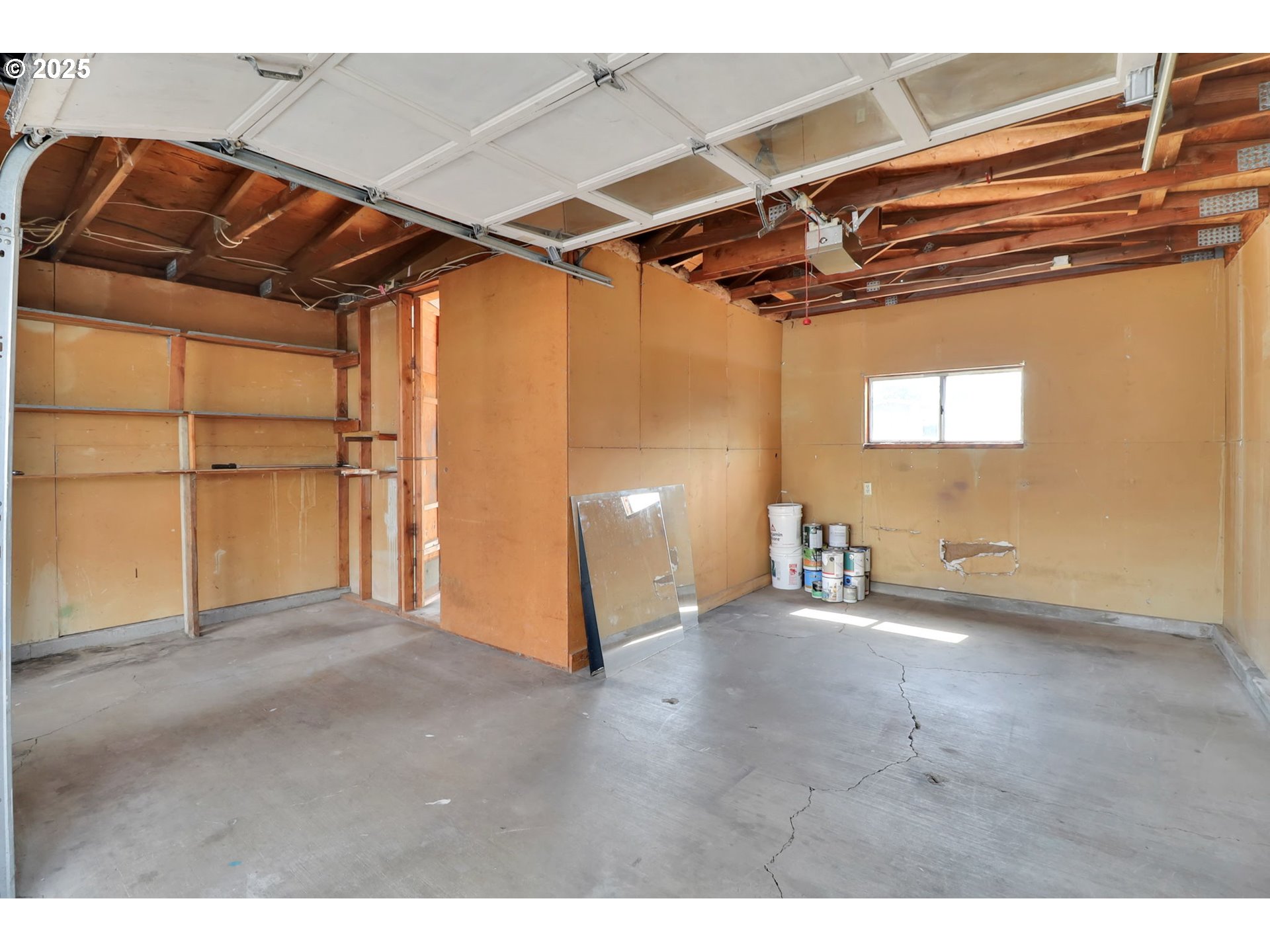 578 South 53rd Street Springfield, OR 97478 - Photo 36 of 41 Garage