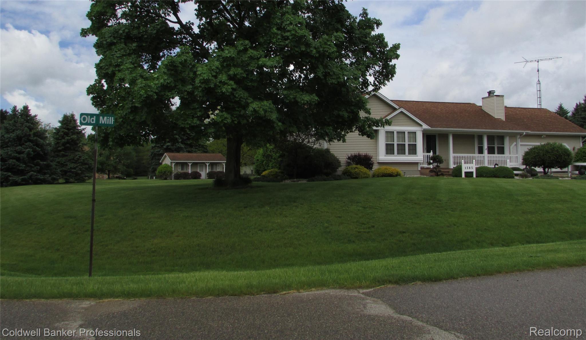 1385 Old Mill Road Lapeer, MI 48446 - Photo 36 of 42 IMG_7819.JPG