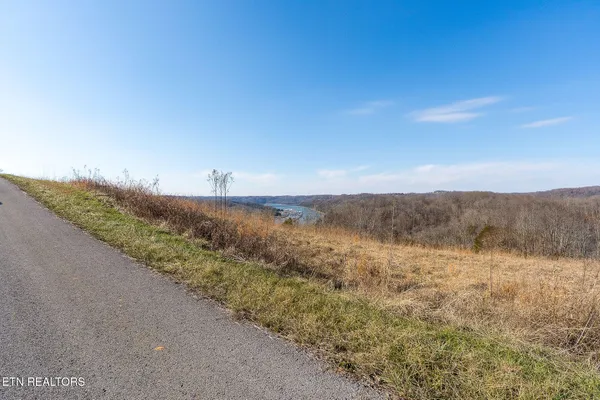 $73,999 | Lot 15 Amonett Circle, Byrdstown, TN 38549
