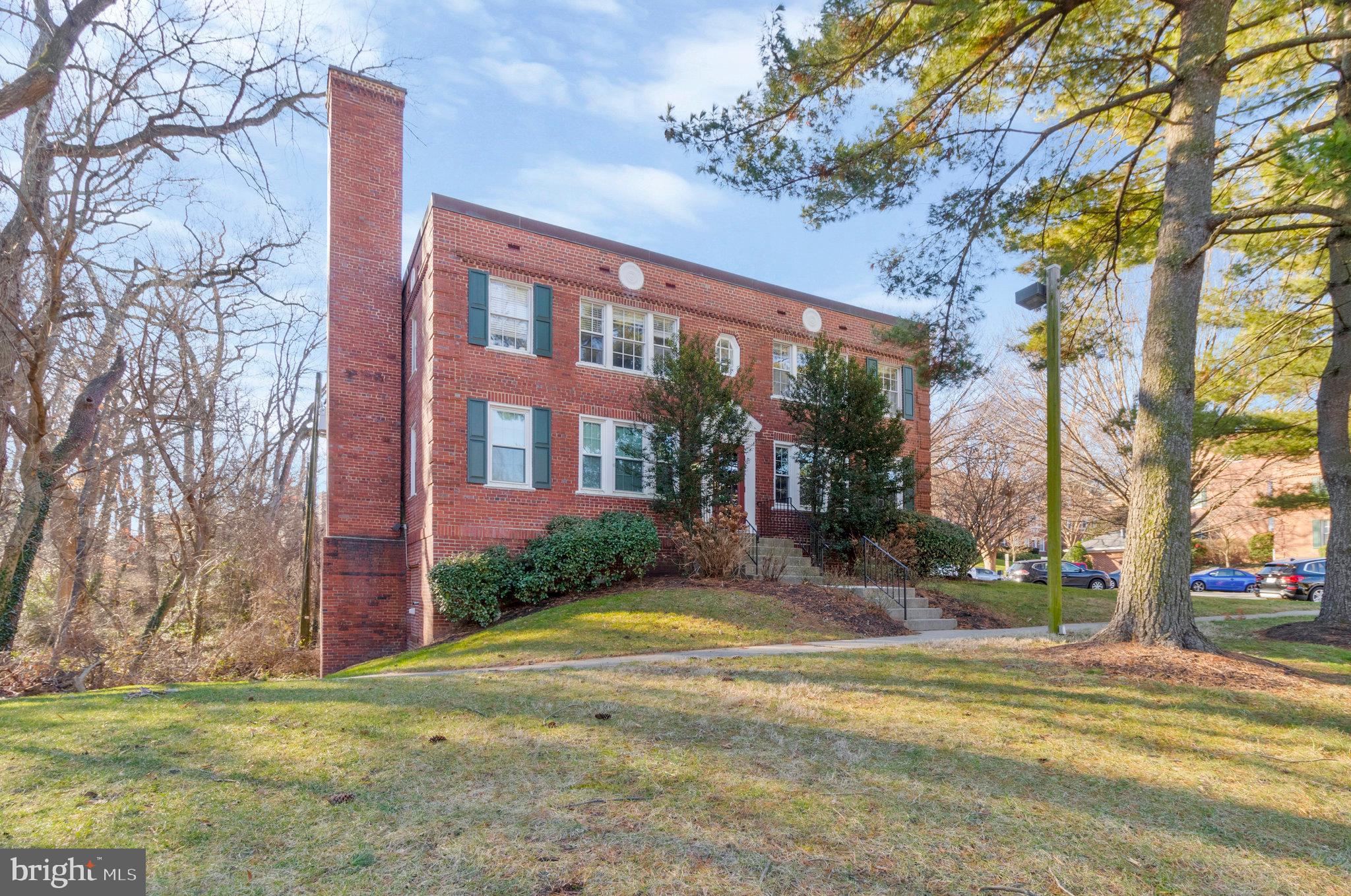 1917 North Rhodes Street, Unit 12 Arlington, VA 22201 - Photo 2 of 42