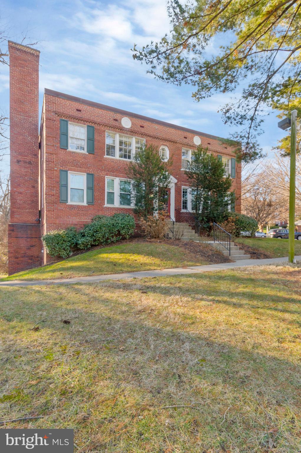 1917 North Rhodes Street, Unit 12 Arlington, VA 22201 - Photo 3 of 42