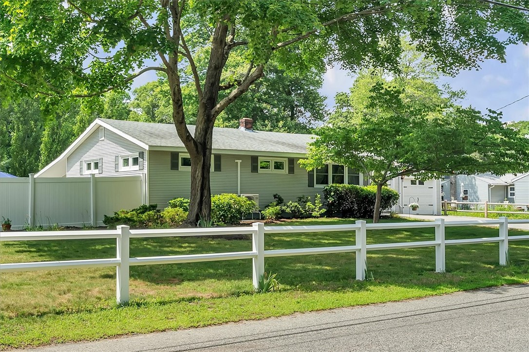 144 Hines Road Cumberland, RI 02864 - Photo 3 of 25