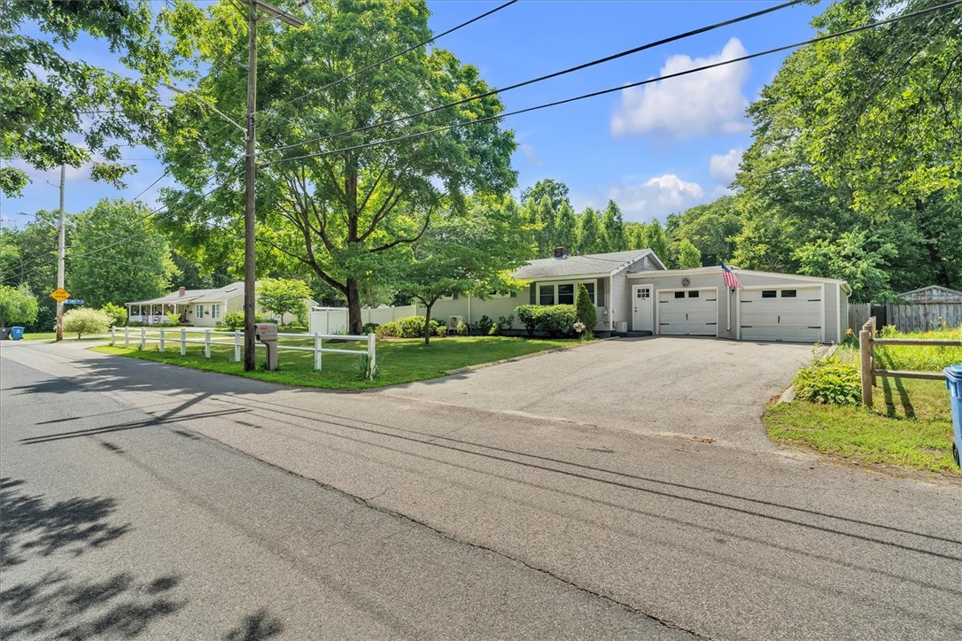 144 Hines Road Cumberland, RI 02864 - Photo 4 of 25