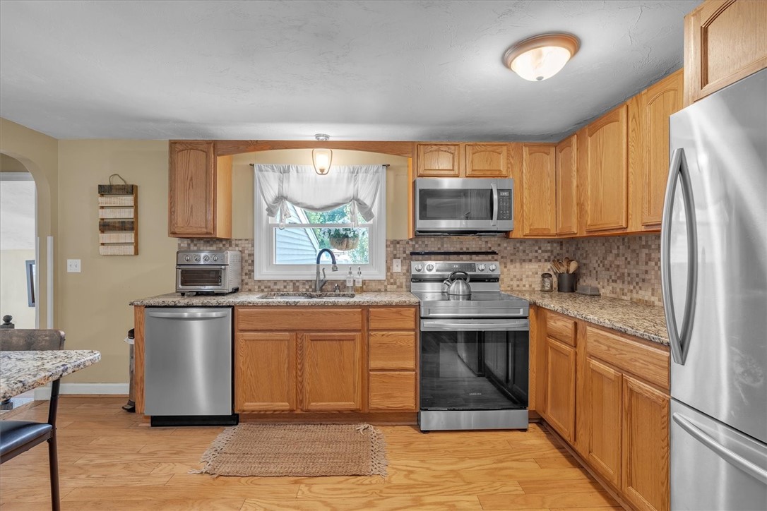 144 Hines Road Cumberland, RI 02864 - Photo 7 of 25