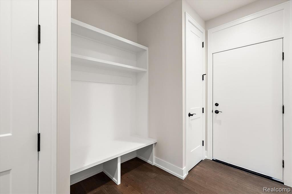 2921 Walsh Drive Rochester, MI 48309 - Photo 23 of 64