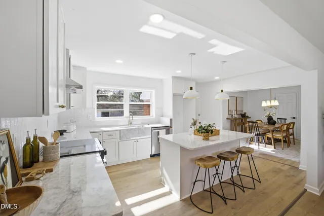 $300,000 | 102 Sunset Avenue, Smithfield, NC 27577