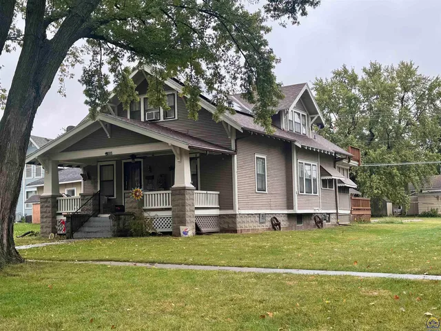 $149,000 | 305 Shawnee Street, Hiawatha, KS 66434