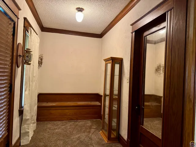 $149,000 | 305 Shawnee Street, Hiawatha, KS 66434