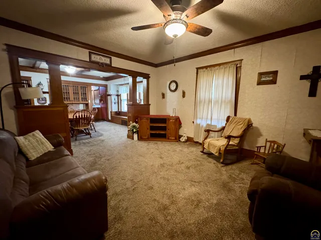 $149,000 | 305 Shawnee Street, Hiawatha, KS 66434
