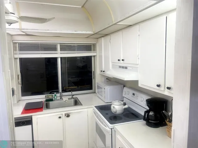 $1,700 | 9301 Lime Bay Boulevard, Unit 204, Tamarac, FL 33321