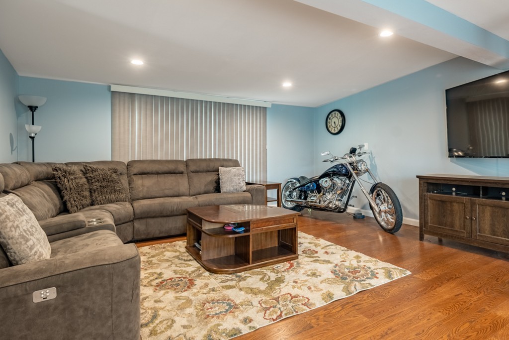 56 Groton Road Chelmsford, MA 01863 - Photo 9 of 29 Gallery Image 9