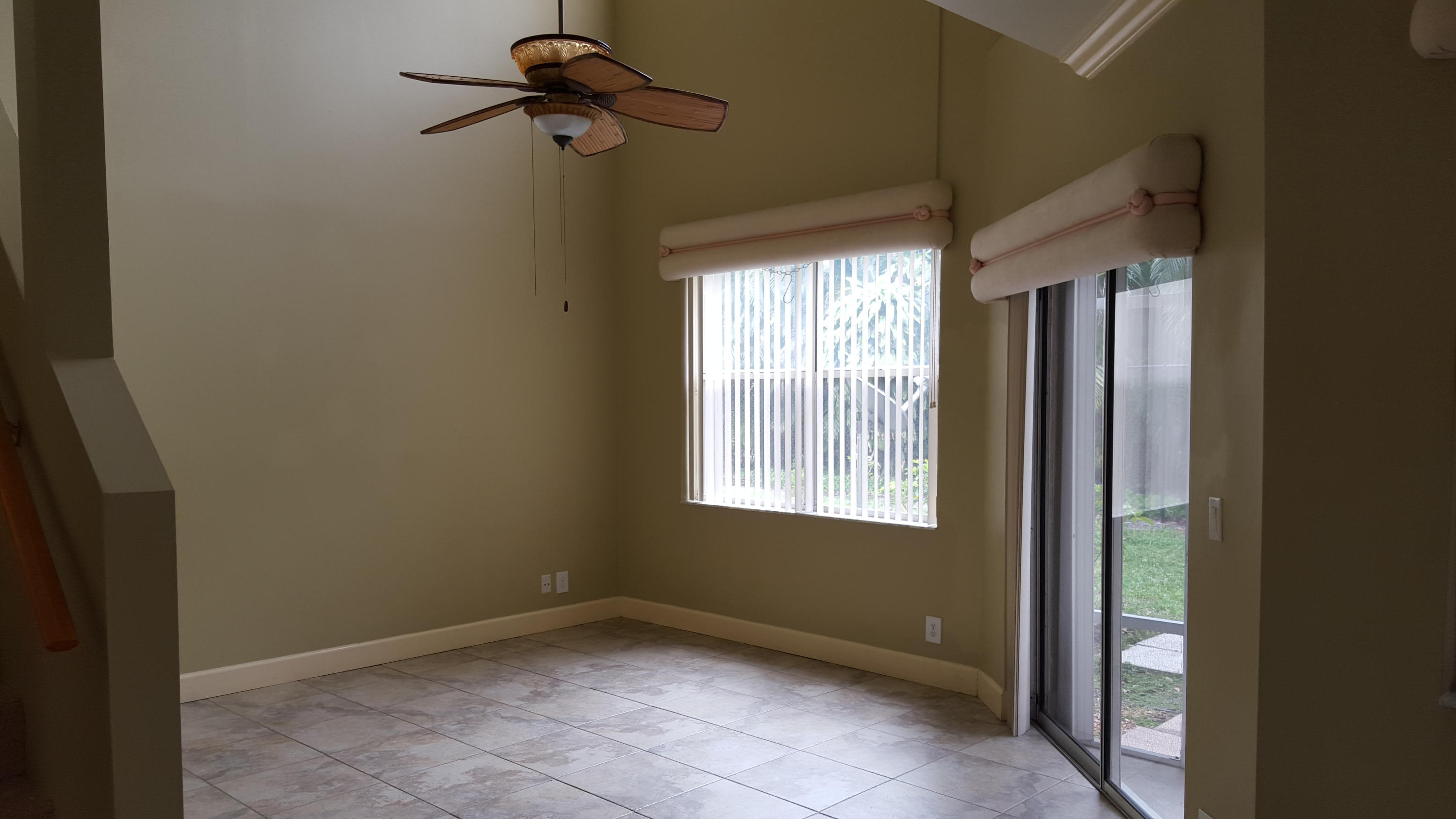 20970 Vía Azalea, Unit 4 Boca Raton, FL 33428 - Photo 3 of 18 Living Room