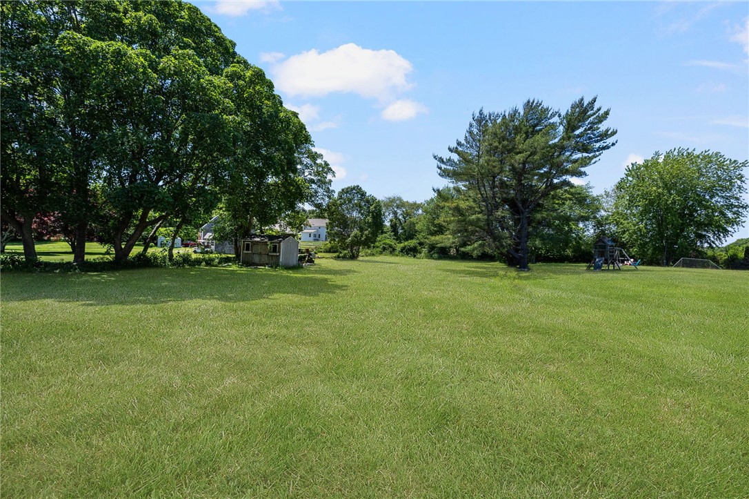 469 Wapping Road Portsmouth, RI 02871 - Photo 11 of 38