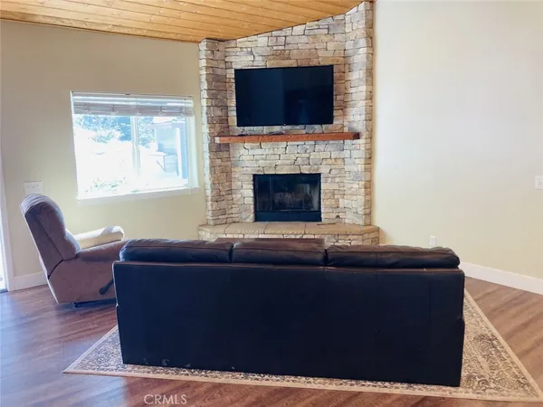 $4,500 | 341 B Highway 173, Lake Arrowhead, CA 92352