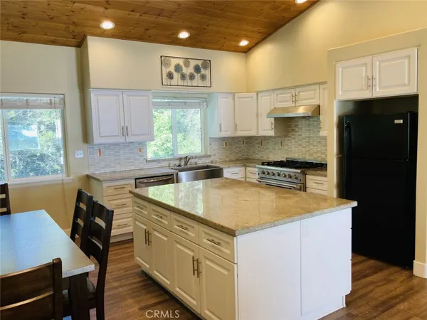 $4,500 | 341 B Highway 173, Lake Arrowhead, CA 92352