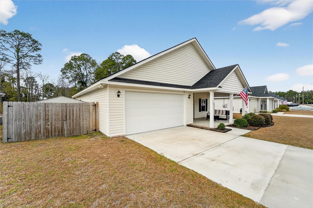 1213 Market Street Darien, GA 31305 - Photo 2 of 36