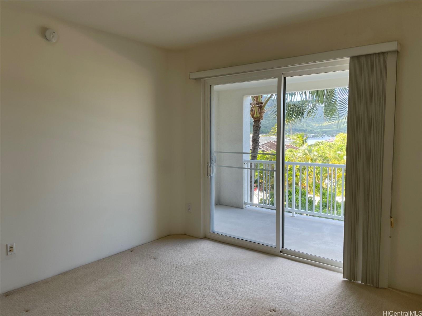 520 Lunalilo Home Road, Unit 8225 Honolulu, HI 96825 - Photo 9 of 25 a view of an empty room and window