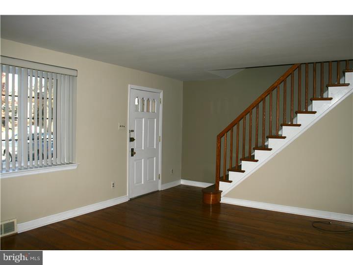 1622 Brookhaven Road Wynnewood, PA 19096 - Photo 3 of 18 Living Room