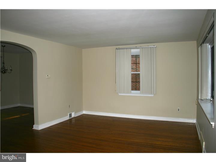 1622 Brookhaven Road Wynnewood, PA 19096 - Photo 5 of 18 Living Room
