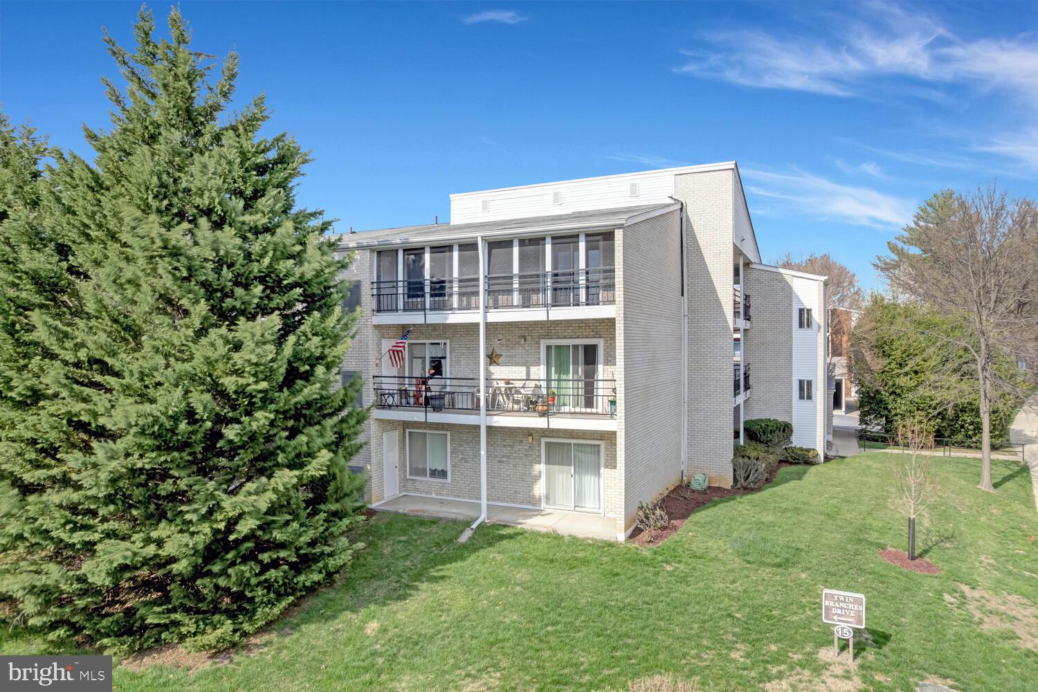 15300 Wallbrook Court, Unit 473A Silver Spring, MD 20906 - Photo 4 of 58 Top floor screened in porch
