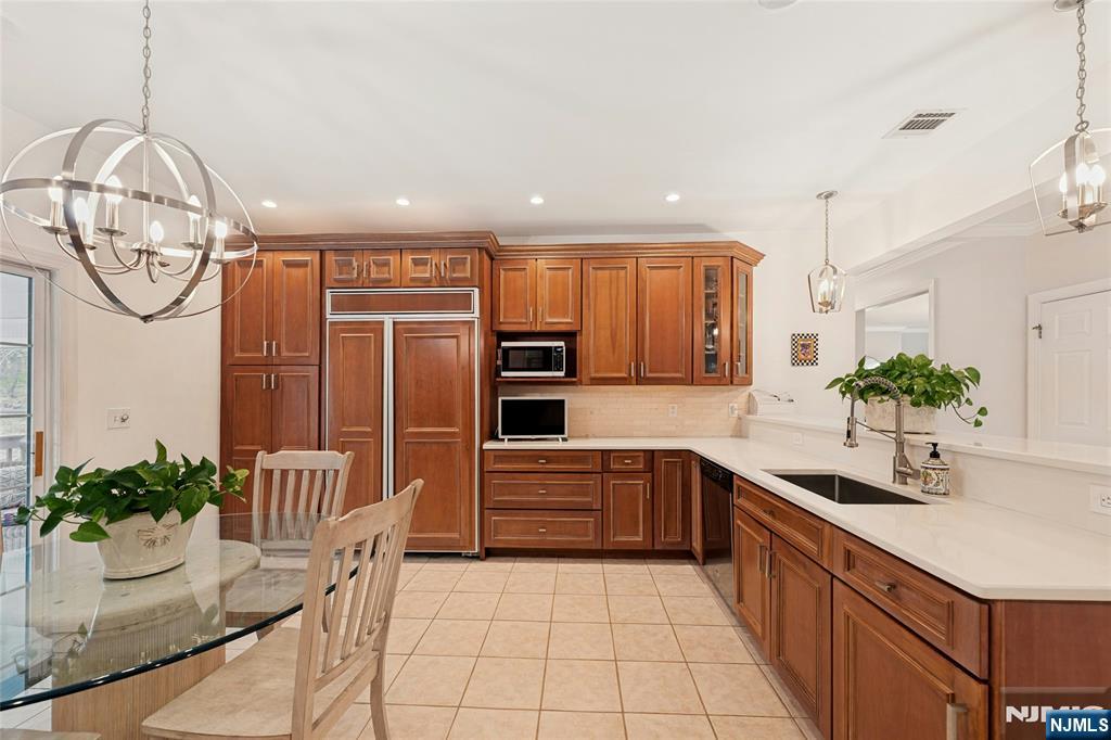 16 Lenape Trail Montclair, NJ 07043 - Photo 7 of 22