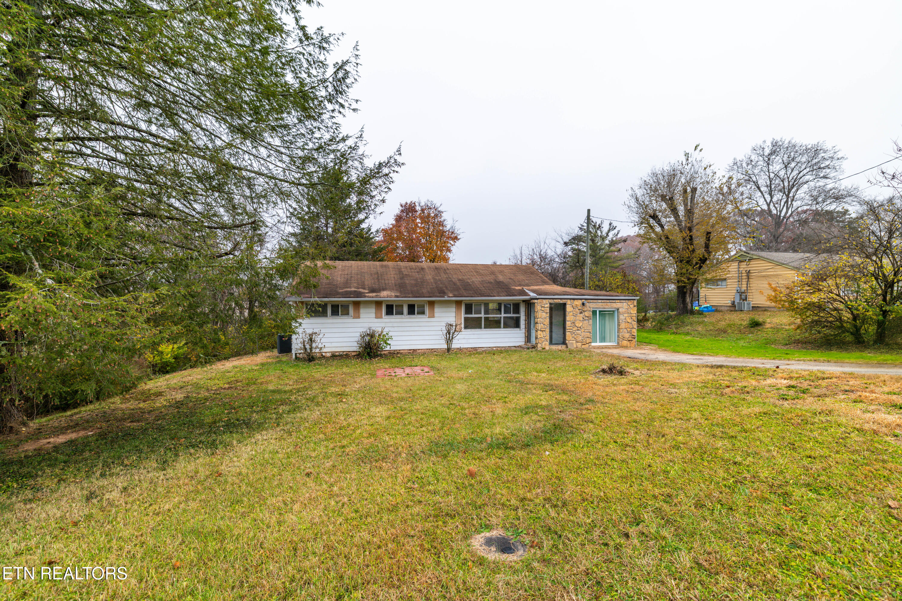 4520 Nicholas Road Northwest Knoxville, TN 37912 - Photo 5 of 27 755A0854-Edit