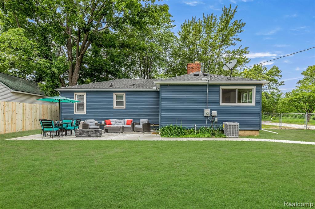 6581 Windiate Road Waterford, MI 48329 - Photo 29 of 33