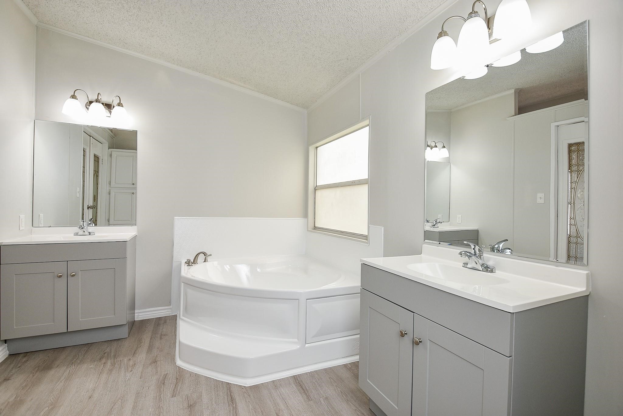 12754 Roy Harris Loop Conroe, TX 77306 - Photo 7 of 27