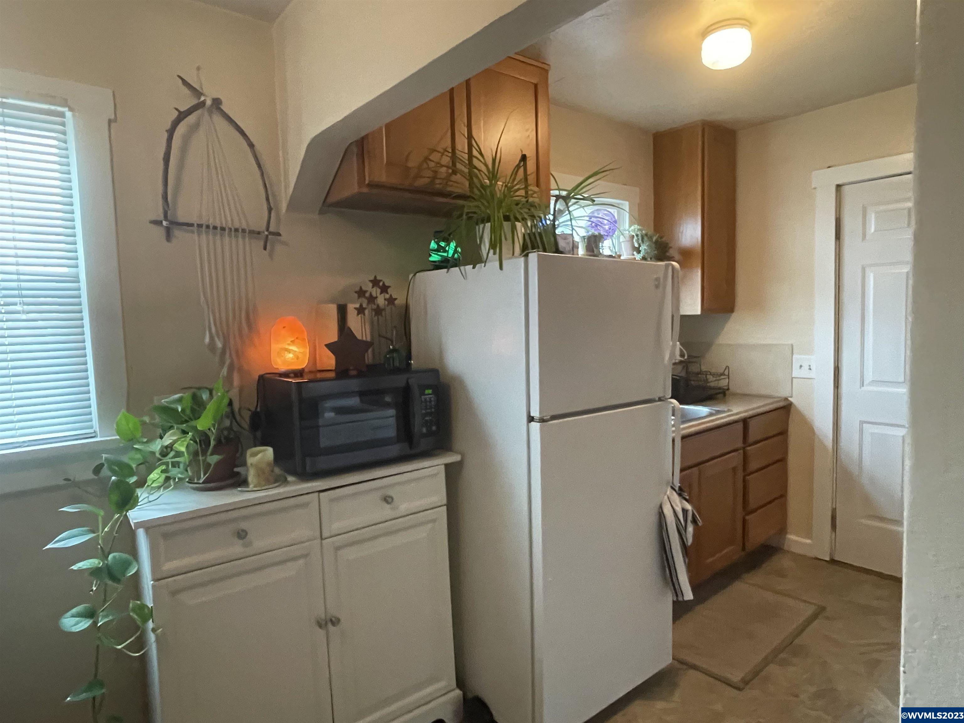 91 West Elmore Street Lebanon, OR 97355 - Photo 4 of 15